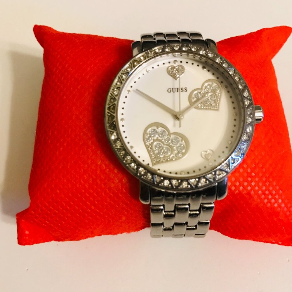 Guess Crystal Hearts Ladies Silver Tone Bracelet Watch Wrist Size 6"
